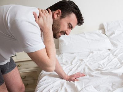 Ako osećate hroničan bol u leđima, jutarnju ukočenost i imate teškoće prilikom ustajanja iz kreveta - ne ignorišite simptome. Možda imate ankilozirajući spondilitis.