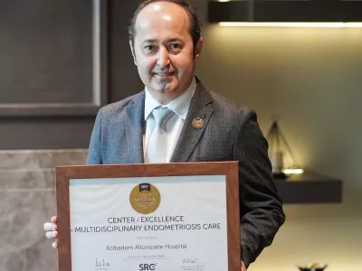 Endometrioza je stanje u kome tkivo slično sluzokoži materice raste izvan materice, često na jajnicima, jajovodima ili drugim karličnim organima.