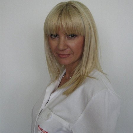 Dr sci. med. Jelena Seratlić, Specijalista ginekologije i akušerstva