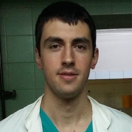 Dr Aleksandar Skakić, Lekar opšte medicine, na specijalizaciji iz urologije