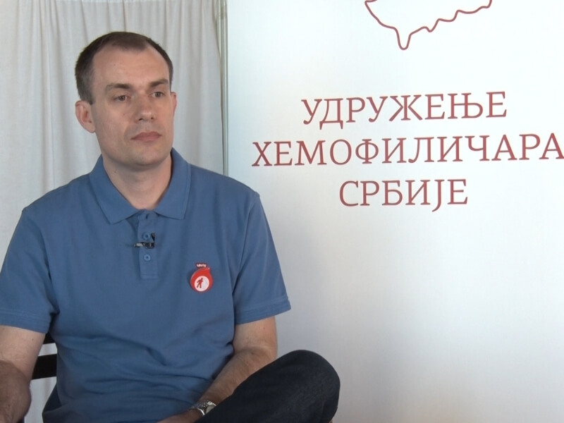 Prva operacija zgloba pacijenta obolelog od hemofilije