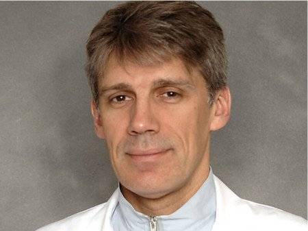 Prof. dr Aleksandar L. Krunić, Specijalista dermatovenerologije