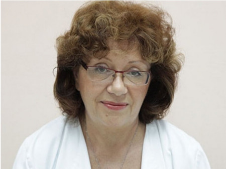 Dr Milica Džinić, Doktor