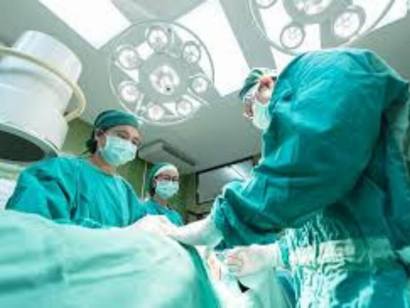 Pleuralni izliv Izliv tečnosti u pleuru najčešća je pojava koja prati oboljenja pleure. To nije posebna bolest već patofiziološka promena koja prati mnoga pleurna, plućna, medijastinumska i sistemska oboljenja.