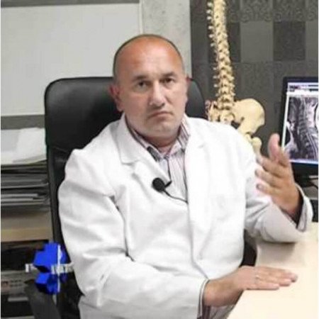 Prim. dr sci. med. Nikola Radaković, Specijalista fizijatar i akupunkturolog