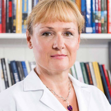 Spec. dr med. Violeta Baščarević, Specijalista plastične i rekonstruktivne hirurgije