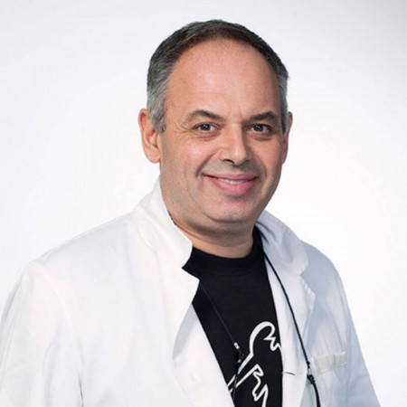 Spec. dr med. Ivan Rakić - Specijalista dečje plastične i rekonstruktivne hirurgija