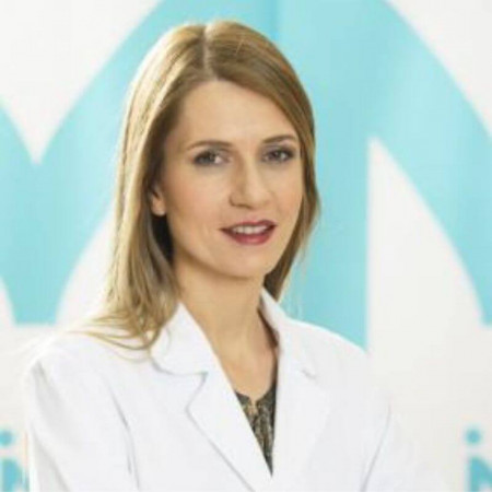 Dr Ana Nenadić, Specijalista oftalmologije