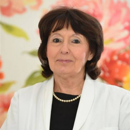 Prim. dr sci. med. Jelena Zdravković, Specijalista pneumoftiziologije