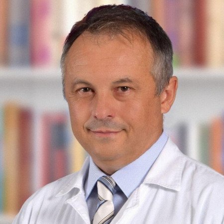 Prim. dr sci. med. Aleksandar Oroz, Specijalista maksilofacijalne hirurgije