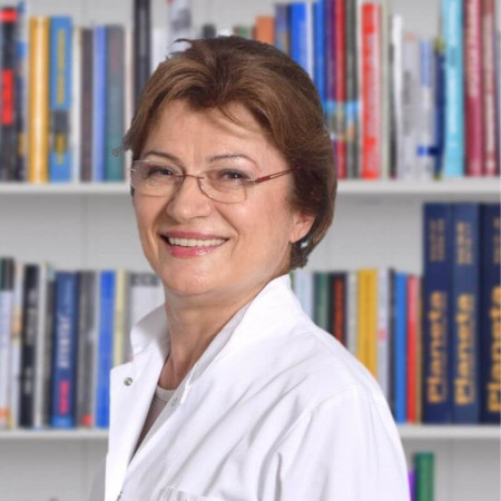 Prim. dr sci. med. Spomenka Smiljanić, Specijalista pedijatrije, pulmolog