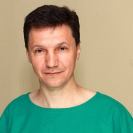 Doc. dr Milan Dokić, Specijalista ginekologije i akušerstva
