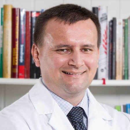 Prim. dr sci. med. Miljan Mihajlović, Specijalista dečje neurohirurgije
