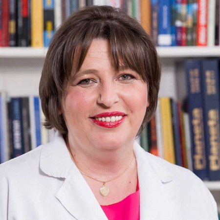 Dr mr sci. med. Nevena Savić, Specijalista interne medicine - alergolog
