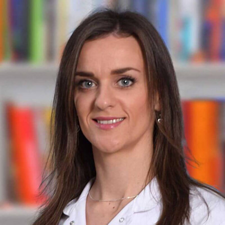 Spec. dr med. Mirjana Nikolić, Specijalista ginekologije i akušerstva