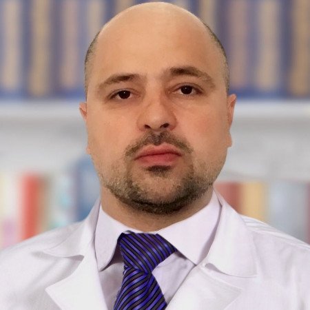 Mr sci. med. dr Petar Radlović, Specijalista ginekologije i akušerstva