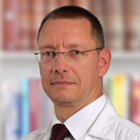 Prim. dr sci. med. Miroslav Mišović, Specijalista radiologije
