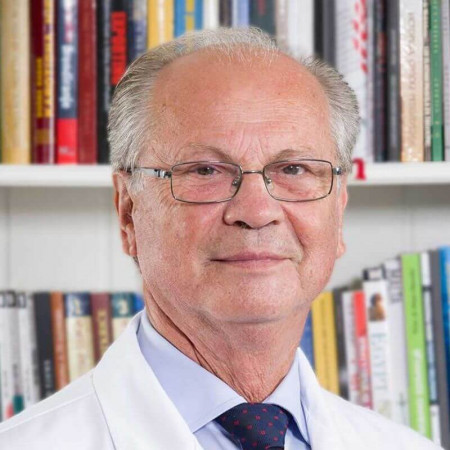 Prof. dr sci. med. Steva Plješa, Specijalsita interne medicine, nefrolog