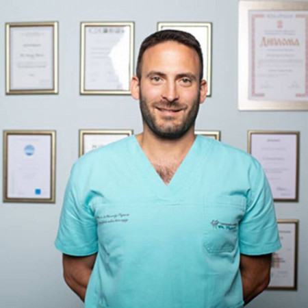 Dr Nemanja Popović, Stomatolog, oralni hirurg