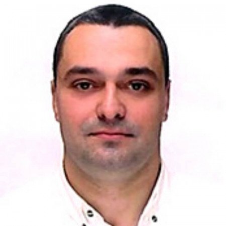 Dr Danilo Nikolić, Stomatolog i specijalista maksilofacijalne hirurgije