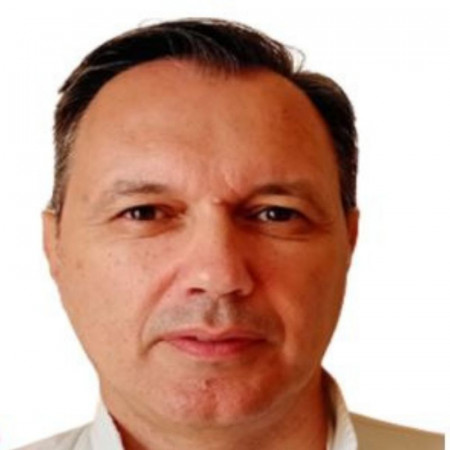 Doc. dr Božidar Odalović, Specijalista opšte hirurgije i subspecijalista endokrine hirurgije