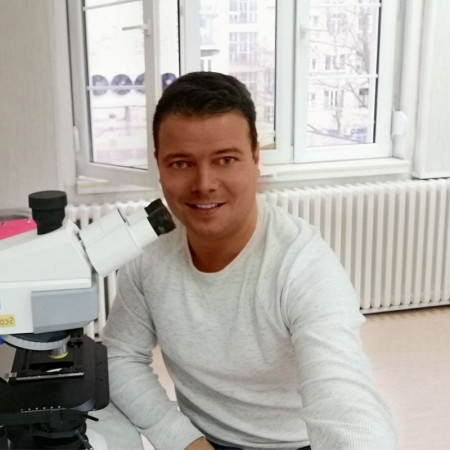 Nikola Kačaki - Molekularni biolog i fiziolog