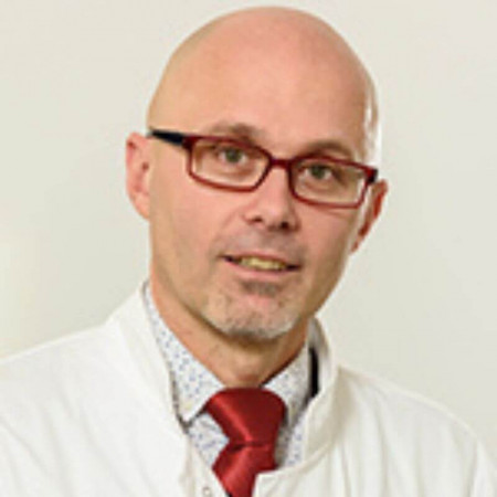 Prof. dr Vladimir Harhaji, Specijalista ortopedije i traumatologije