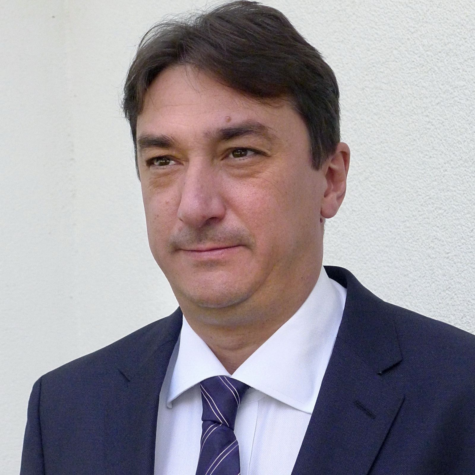  Dragan Lović