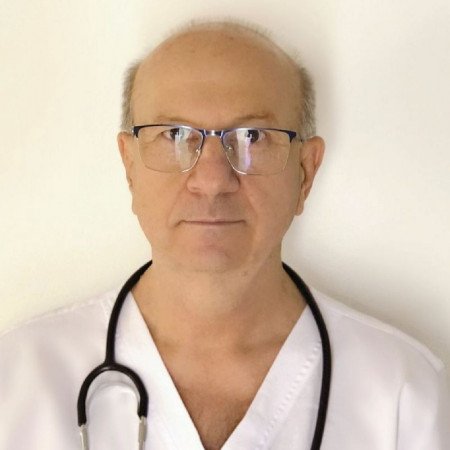Dr Branko Josić, Specijalista interne medicine i gastroenterohepatologije