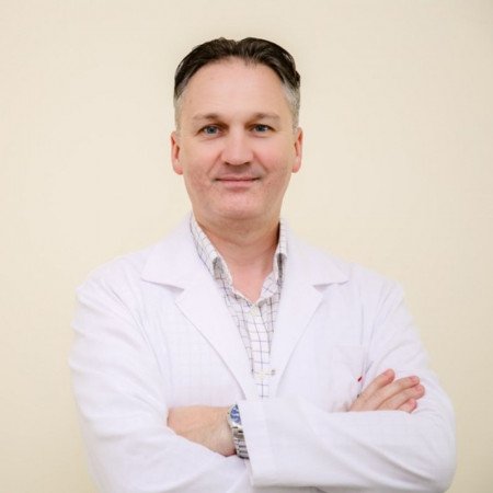 Doc. dr Zoran Jović, Specijalista interne medicine i kardiolog