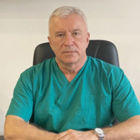 Spec. dr med. Ilija Golubović, Specijalista ginekologije i akušerstva
