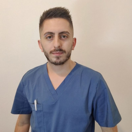 Dr Sulejman Mustafović, Doktor stomatologije
