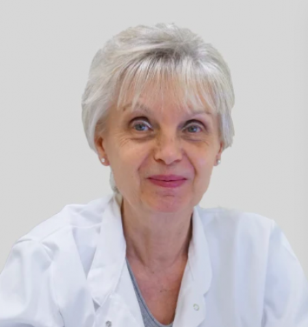 Dr Kornelija Šefer, Specijalista interne medicine i subspecijalista nefrologije