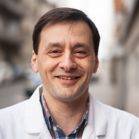 Dr Ivan Čukić, Specijalista ginekologije i akušerstva