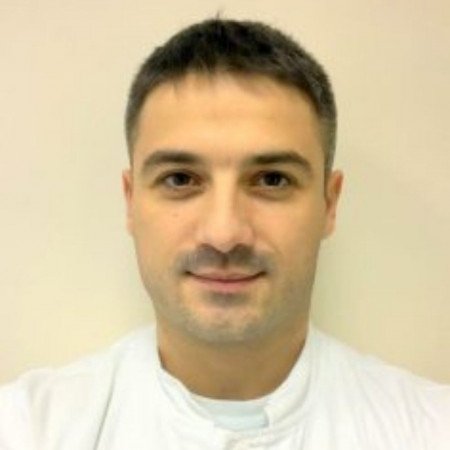 Dr Nenad Ivanović, Specijalista abdominalne hirurgije