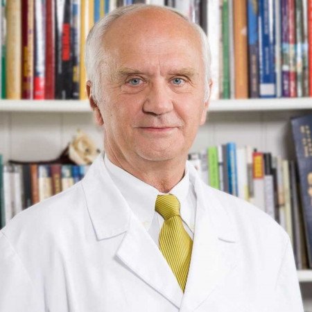 Prof. dr Ivo Elezović, Specijalista hematologije