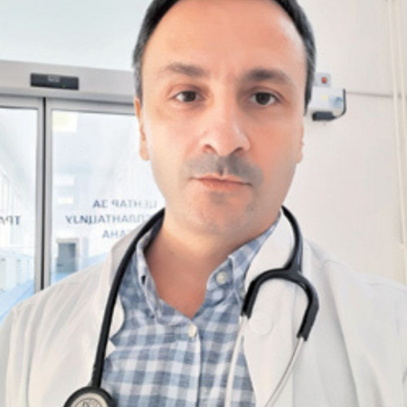 Dr Voin Brković, Specijalista nefrologije