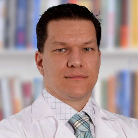 Spec. dr med. Miloš Jevremović, Stomatolog, oralni hirurg
