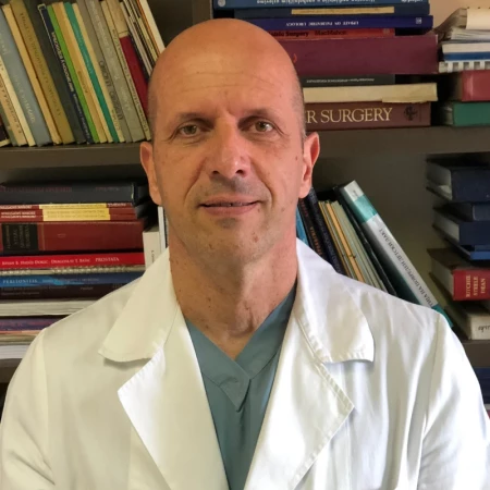 Prof. dr Aleksandar Sretenović, Specijalista dečje i subspecijalista vaskularne hirurgije