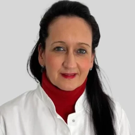 Spec. dr med. Vera Kovačević, Specijalista ginekologije i akušerstva