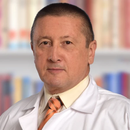 Prof. dr Vladimir Kovčin, Specijalista interne medicine, subspecijalista onkologije