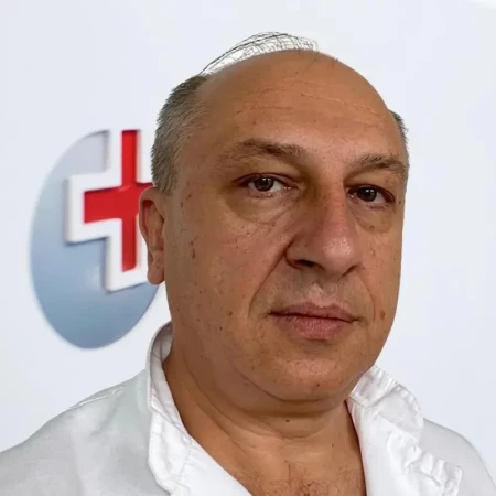 Prim. dr sci. med. Boris Gluščević, Specijalista ortopedije