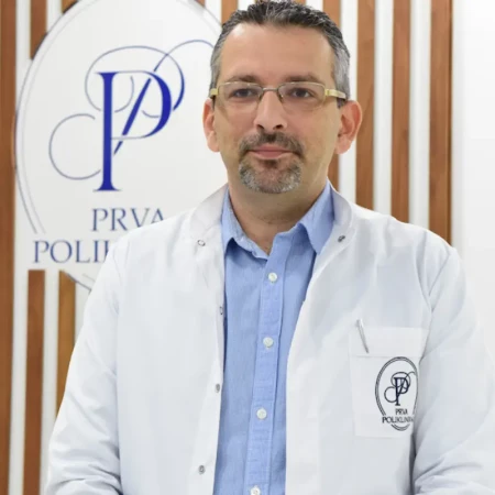 Prof. dr Bojan Kovačević, Specijalista opšte hirurgije