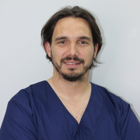 Ass. dr Nikola Bogosavljević, Specijalista ortopedije sa traumatologijom