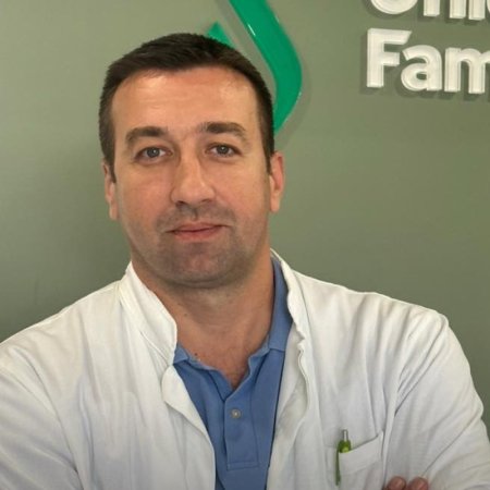 Ass. dr sci. med. Ivan Stojadinović, Specijalista ortopedske hirurgije