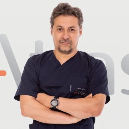 Spec. dr med. Lazar Pajević, Specijalista plastične i rekonstruktivne hirurgije