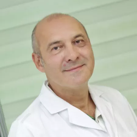 Dr sci. med. Rajko Nikolić, Specijalista ginekologije i akušerstva