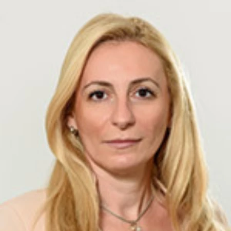 Prof. dr Mirela Erić, Specijalista plastične i rekonstruktivne hirurgije