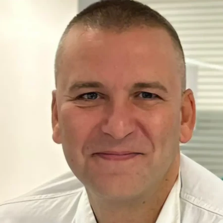 Ass. dr Vladimir Milenković - Specijalista grudne hirurgije