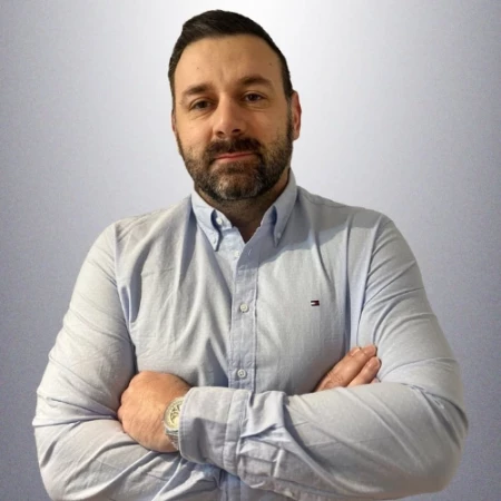 Doc. dr Uroš Dabetić - Specijalista ortopedije sa traumatologijom